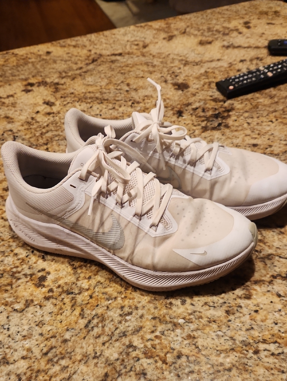 Nike Women’s Cream and White Lightweight Training Sneakers